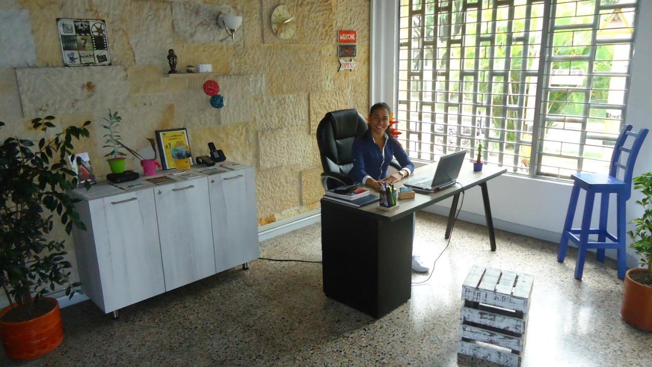 Iris Hostel Medellin Exterior photo