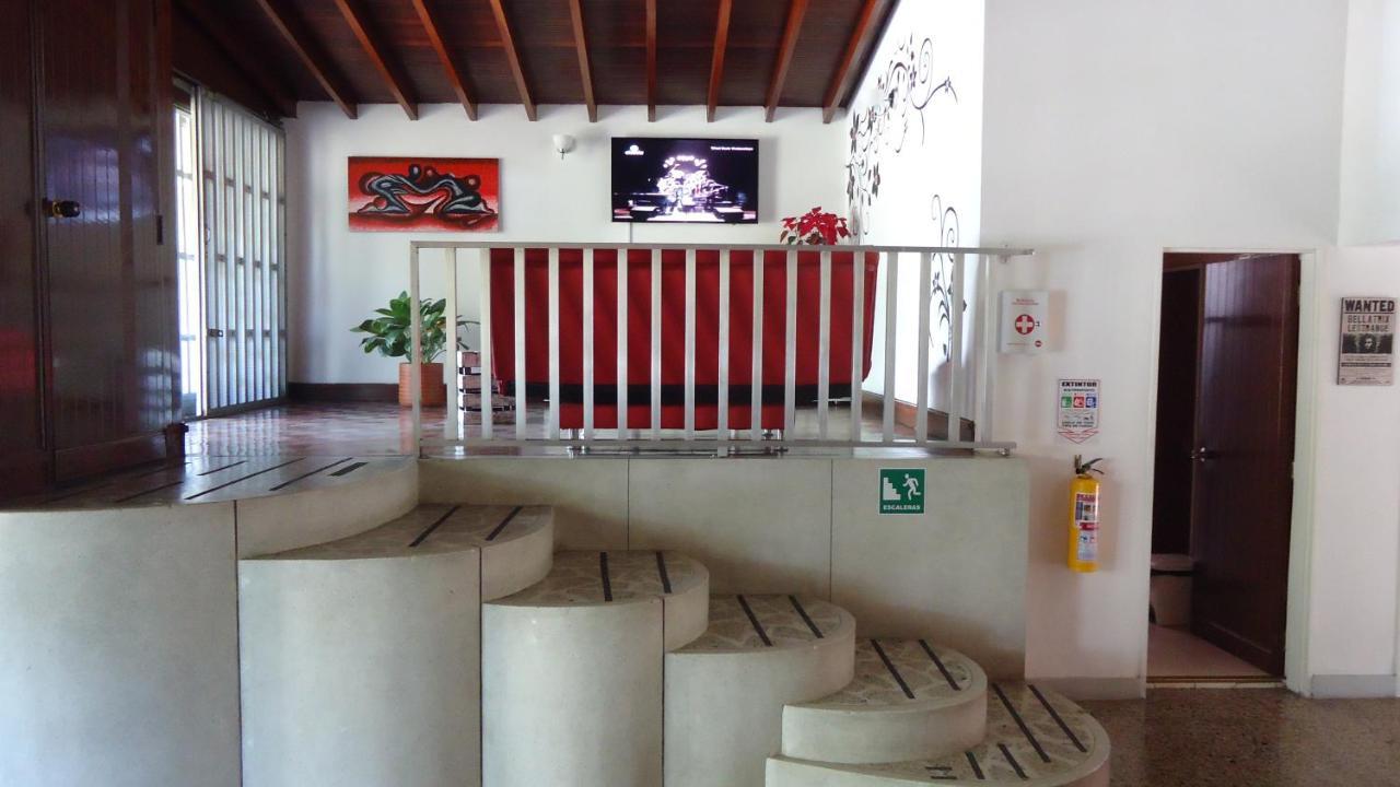 Iris Hostel Medellin Exterior photo