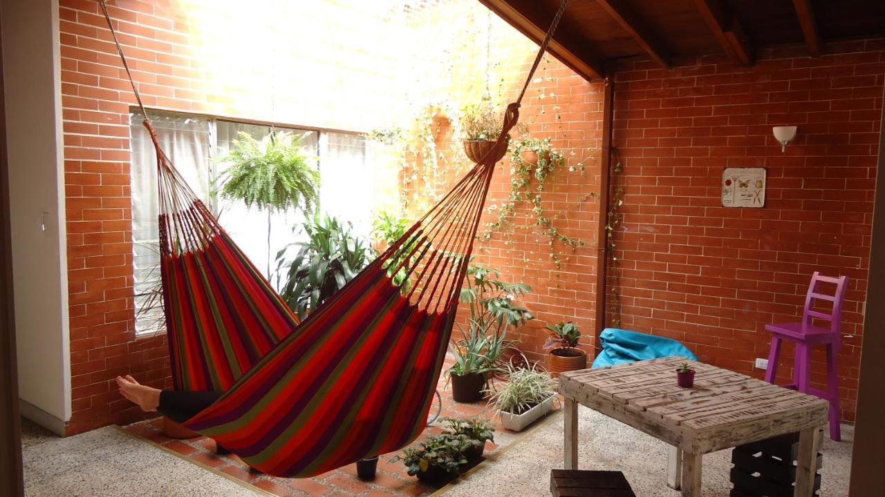 Iris Hostel Medellin Exterior photo